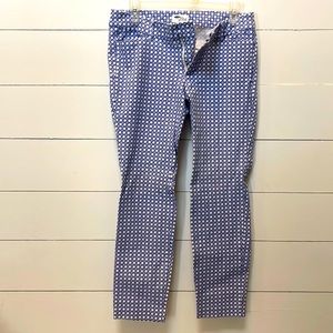 Womens blue patterned Old Navy chinos. Size 8